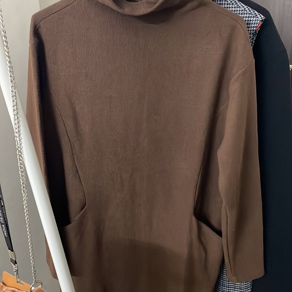 Beautiful Korean (highneck) dress - Picture 9 of 12